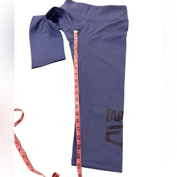 WWE TapOut Cropped Leggings - Picture 9 of 9
